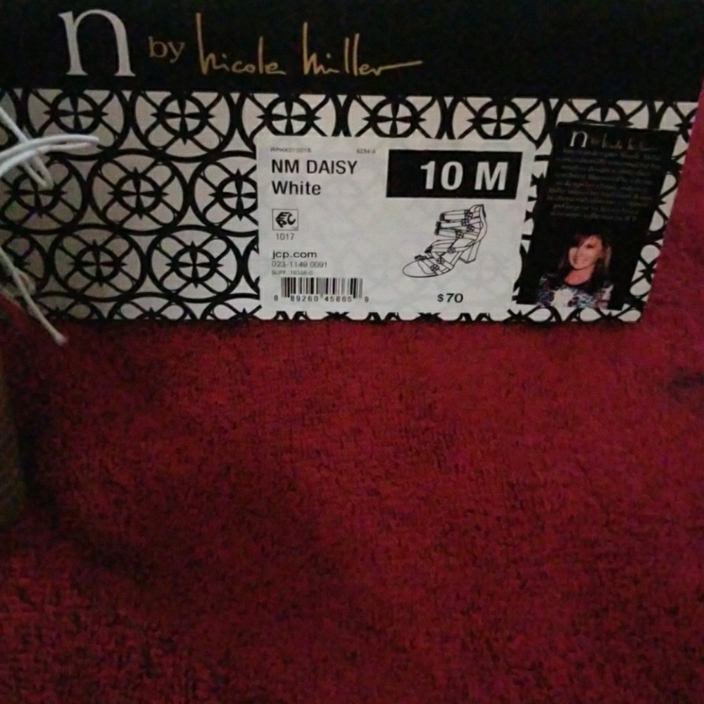 Designer Shoes - Picture 2 of 5
